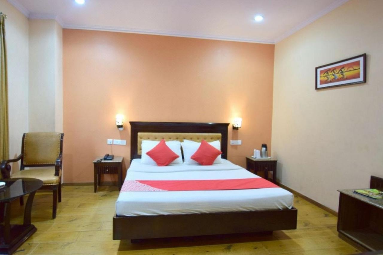 GoroomGo Marc Shimla: Luxury Near Mall Road Exterior photo